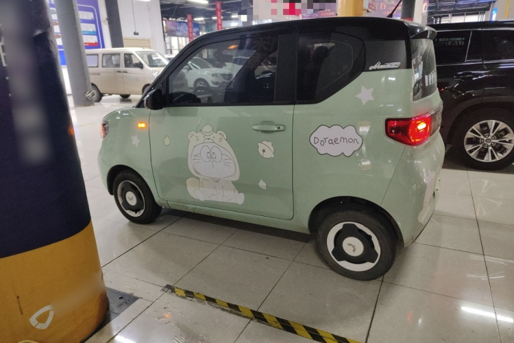 五菱汽车 宏光MINIEV 2021款 马卡龙臻享款 磷酸铁锂车身外观4