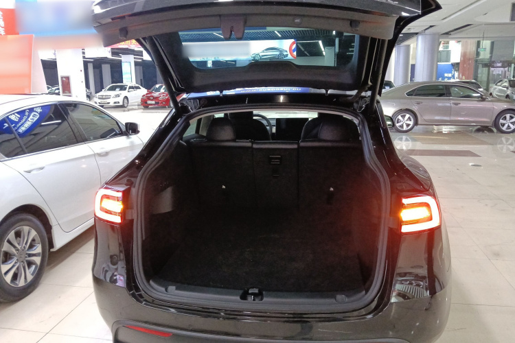 特斯拉 Model Y 2021款 标准续航后驱版机舱底盘23
