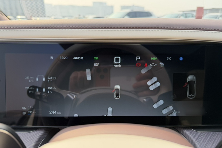 腾势Z9GT 2024款 1100四驱Max版局部细节14