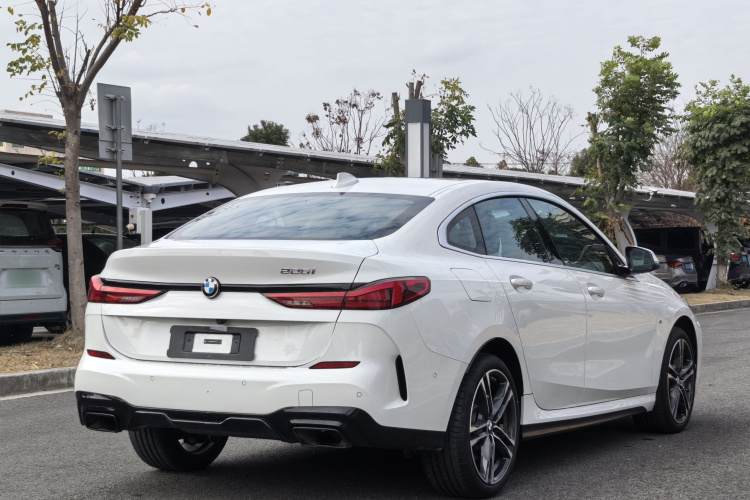 宝马2系(进口) 2023款 225i 四门轿跑车 M运动套装车身外观6011