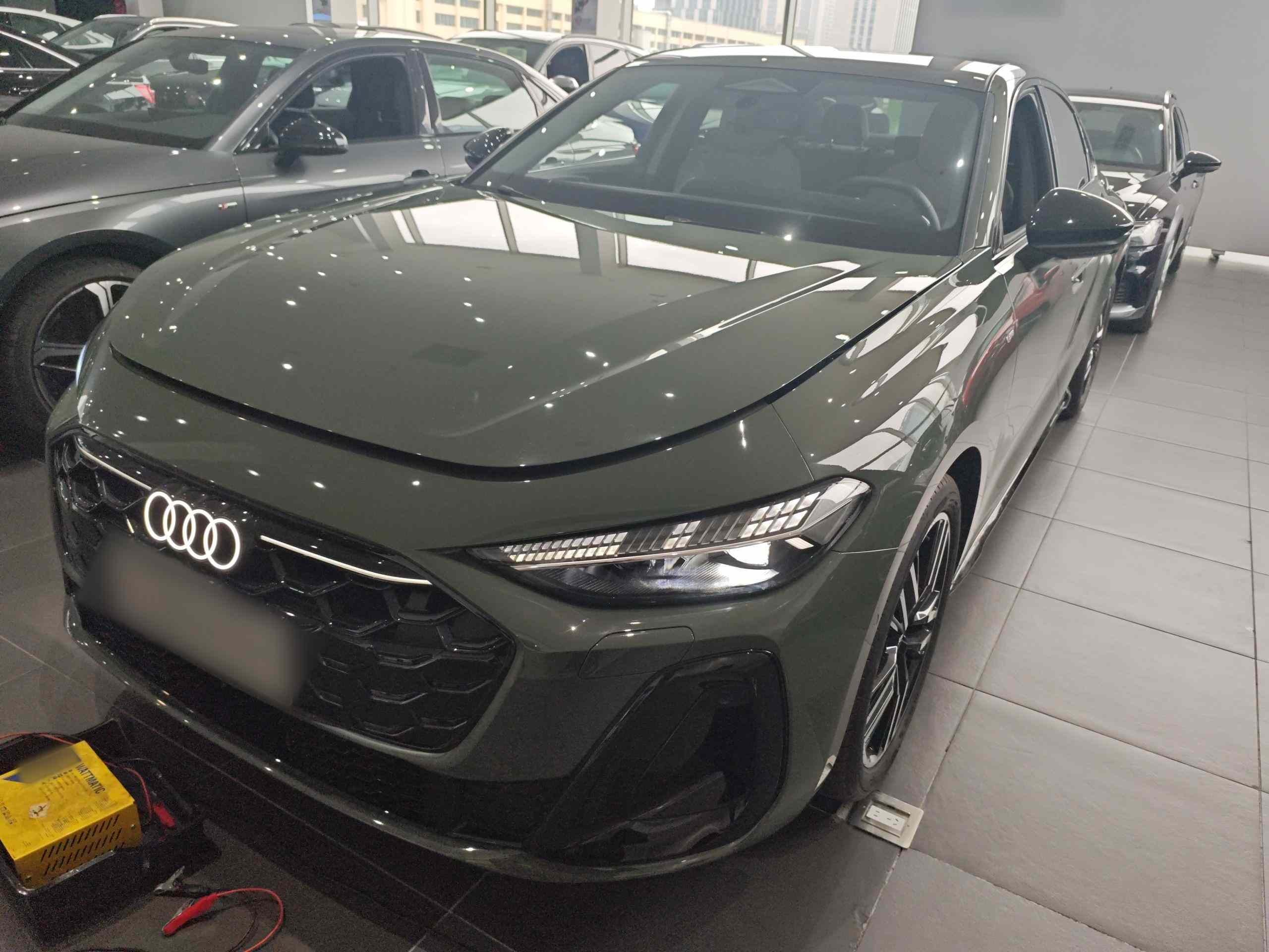 奥迪A5L 2026款 2.0T 运动版 Plus(2)