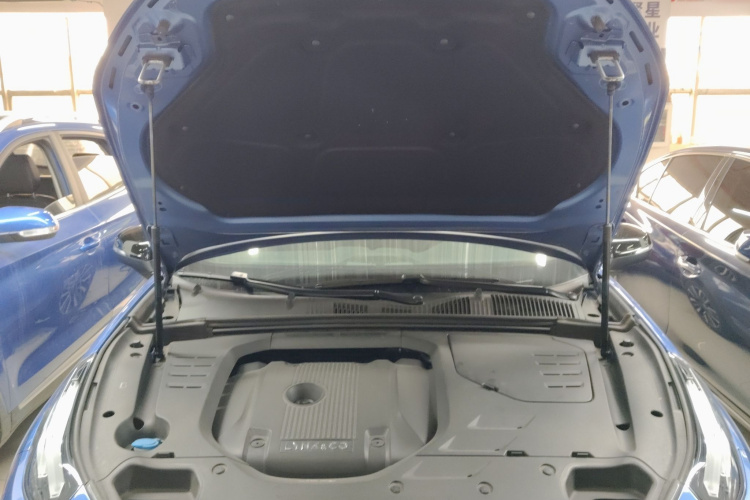 领克02 2021款 2.0TD 自动两驱劲 冠军版机舱底盘24