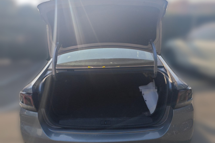 标致308 2016款 1.6L 自动豪华版中控内饰23