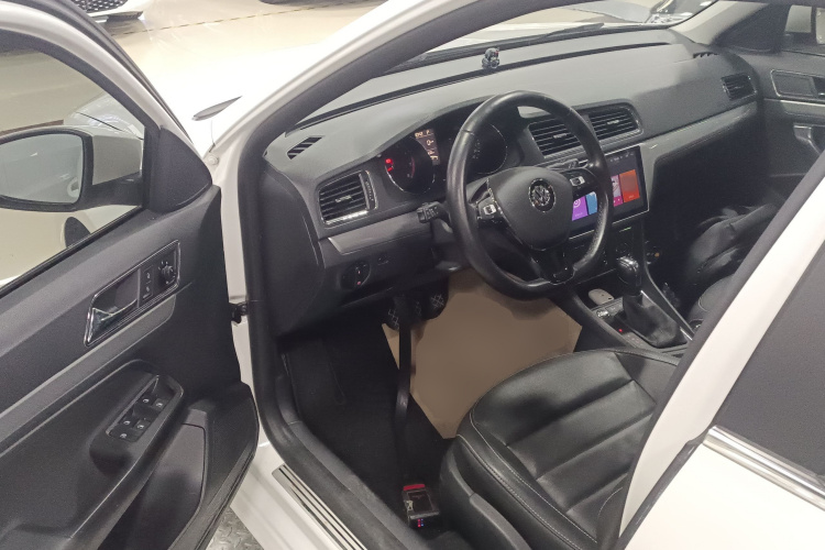 大众 朗行 2017款 230TSI DSG舒适版中控内饰20