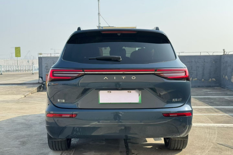 鸿蒙智行 问界M7 2024款 1.5T 智驾四驱Ultra版 5座车身外观6005