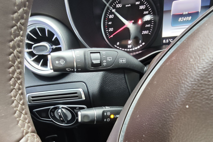 奔驰GLC 2019款 GLC 260 L 4MATIC 动感型局部细节9012