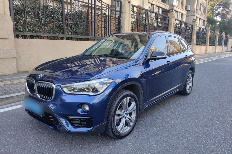 宝马X1 2019款 xDrive20Li 尊享型车身外观1