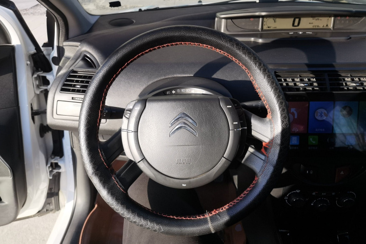 雪铁龙 世嘉 2016款 经典 三厢 1.6L 手动品尚型中控内饰13