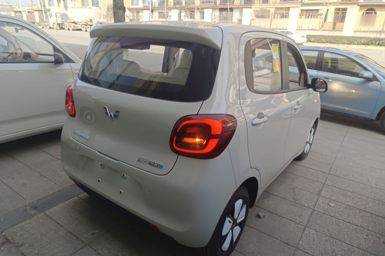 五菱汽车 宏光MINIEV 2025款 四门版 进阶款车身外观7