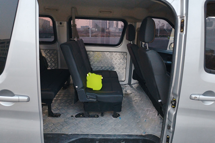 长安凯程 长安睿行M60 2023款 1.5L GDI舒适型客车6/7座中控内饰7004