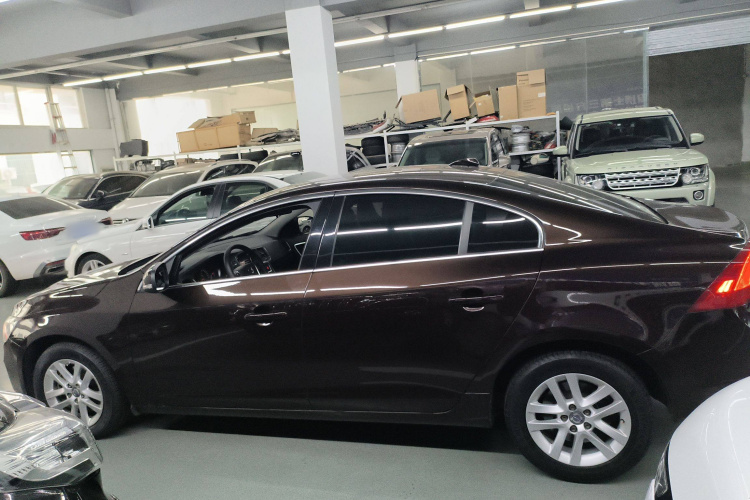 沃尔沃S60 2018款 S60L T3 智进版车身外观6003