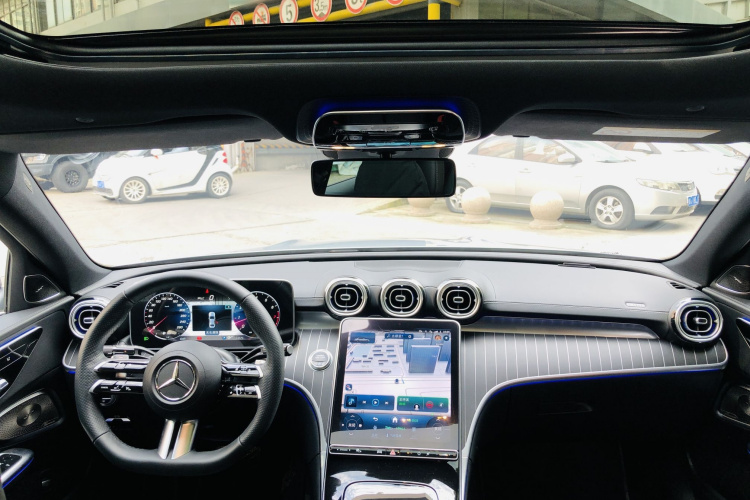 奔驰C级 2023款 改款 C 260 L 皓夜运动版中控内饰7001