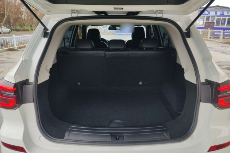 荣威RX5 2021款 PLUS 300TGI 自动Ali国潮豪华荣麟版机舱底盘23