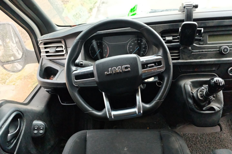 江铃福顺 2023款 2.0T 手动短轴中顶商运型多功能乘用车5座中控内饰13