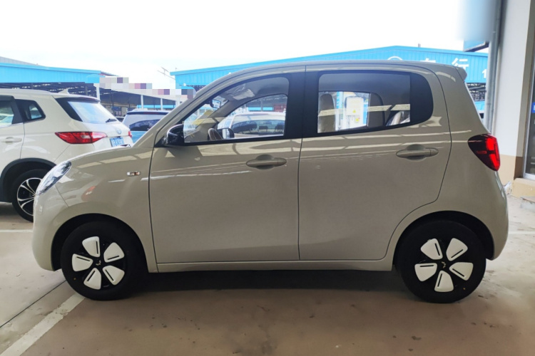 五菱汽车 宏光MINIEV 2025款 四门版 进阶款车身外观4