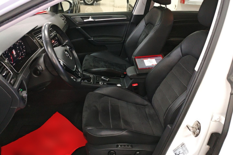 大众 高尔夫 2019款 280TSI DSG豪华型 国VI中控内饰19