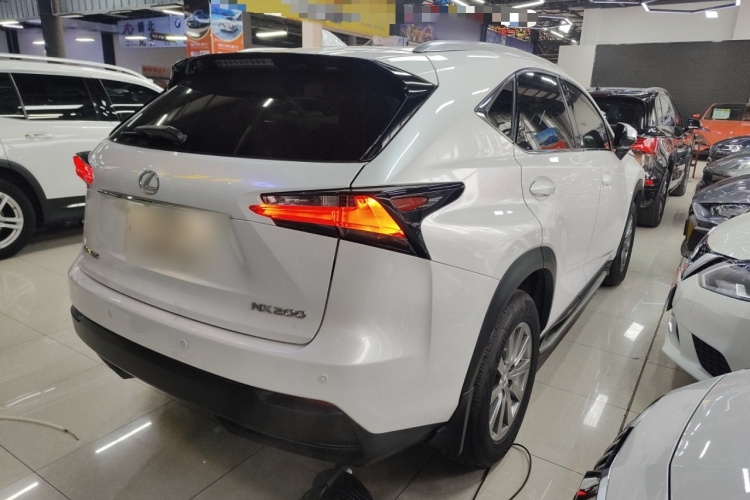 雷克萨斯NX 2015款 200 前驱 锋行版车身外观7