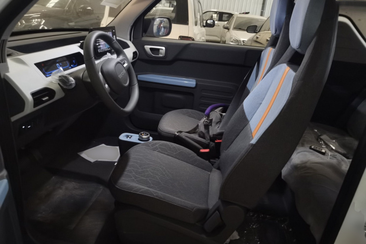 吉利银河 2024款 熊猫mini 200km 耐力熊中控内饰19