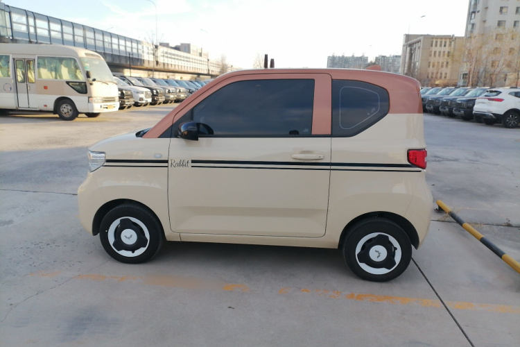 五菱汽车 宏光MINIEV 2022款 自在款 三元锂车身外观4