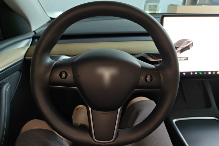 特斯拉 Model Y 2022款 改款 后轮驱动版中控内饰13