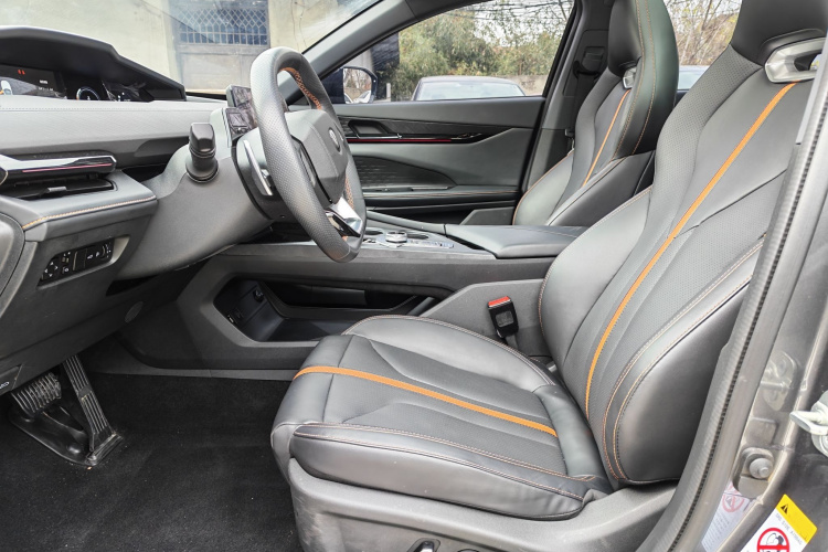 长安UNI-V 2024款 1.5T 尊贵型中控内饰7004