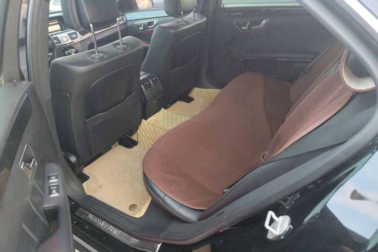 奔驰E级 2014款 改款 E 300 L 运动型中控内饰21