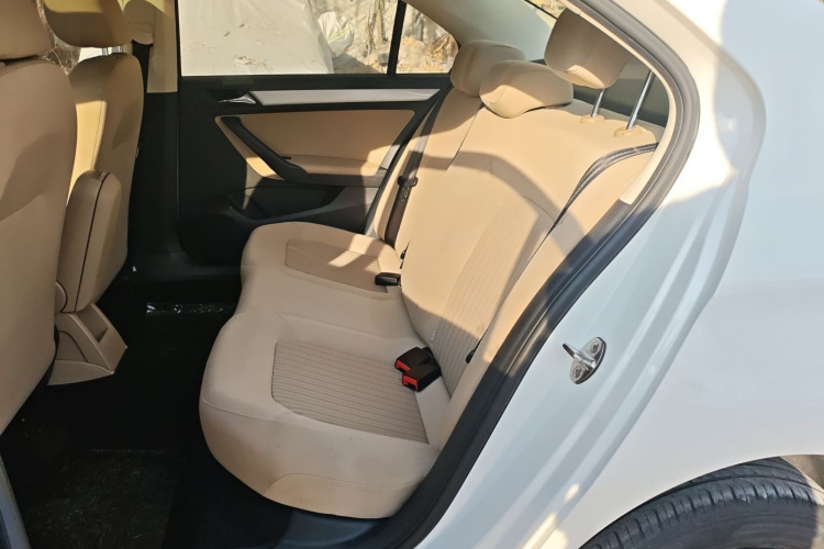 大众 捷达 2015款 质惠版 1.4L 手动舒适型中控内饰21