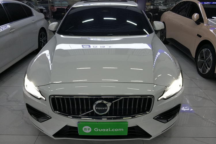 沃尔沃S60 2025款 B4 智逸豪华版车身外观6001