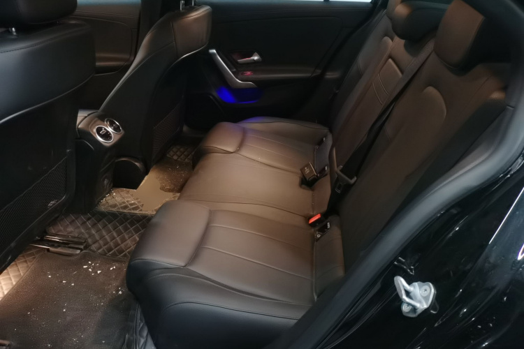 奔驰A级 2022款 改款 A 200 L 运动轿车时尚型中控内饰21