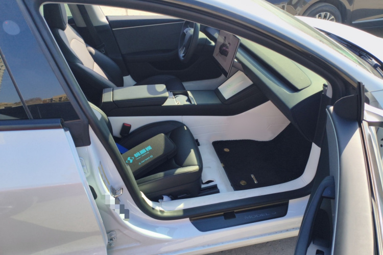 特斯拉 Model 3 2023款 后轮驱动版局部细节9005