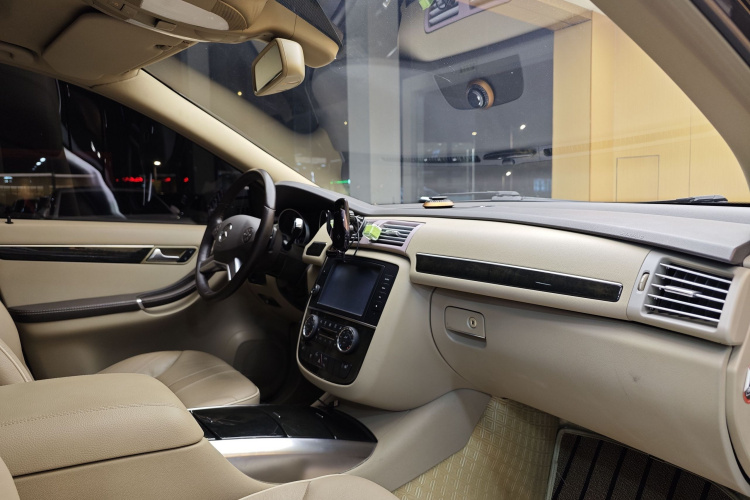 奔驰R级 2014款 R 320 4MATIC 豪华型中控内饰7015