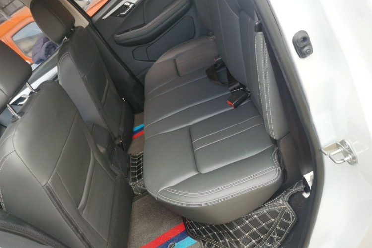 五十铃 瑞迈 2022款 2.8T经典柴油两驱舒享型长轴版JE493ZLQ6E中控内饰7004