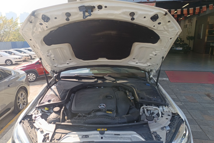 奔驰C级 2021款 C 260 L 运动星耀臻藏版机舱底盘24