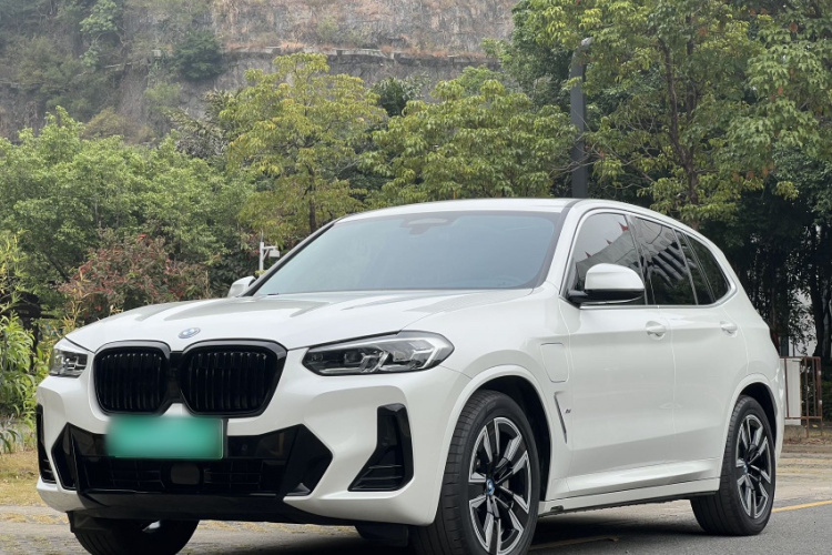 宝马iX3 2022款 改款 领先型车身外观1