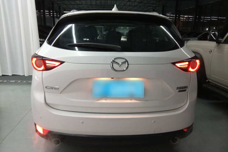 马自达CX-5 2020款 改款 2.0L 自动两驱智尊型车身外观6