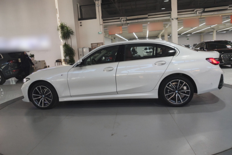 宝马3系 2025款 325Li M运动套装车身外观4