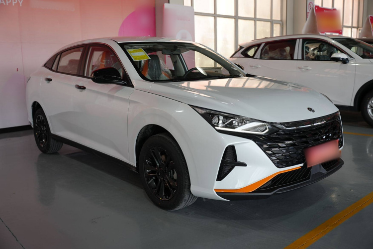 东风风神 奕炫 2025款 1.5L 荣耀版车身外观6002