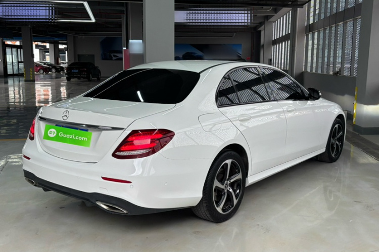 奔驰E级 2017款 E 200 运动型车身外观6009