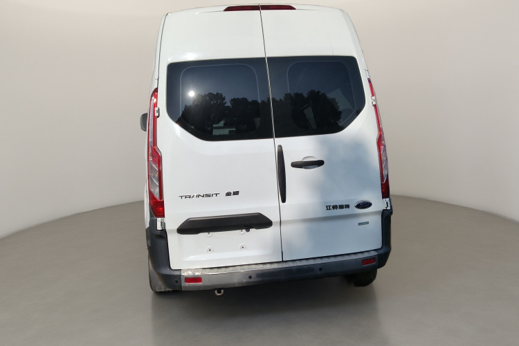 福特 全顺 2019款 2.0T汽油自动多功能商用车中轴中顶6座国VI车身外观6