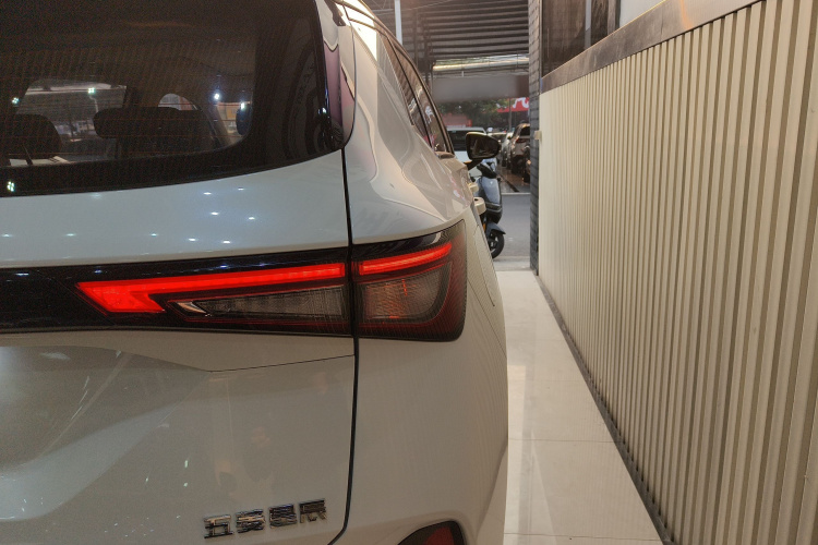 五菱汽车 五菱星辰 2021款 1.5T CVT星曜版车身外观6006