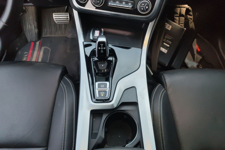 领克01 2017款 2.0T 两驱型Pro版局部细节18