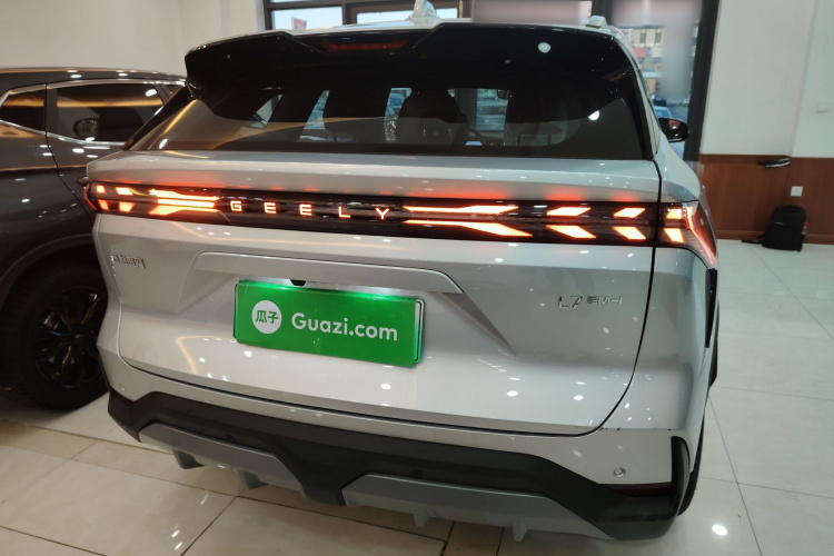 吉利银河 银河L7 2025款 EM-i 115km 远航版车身外观6