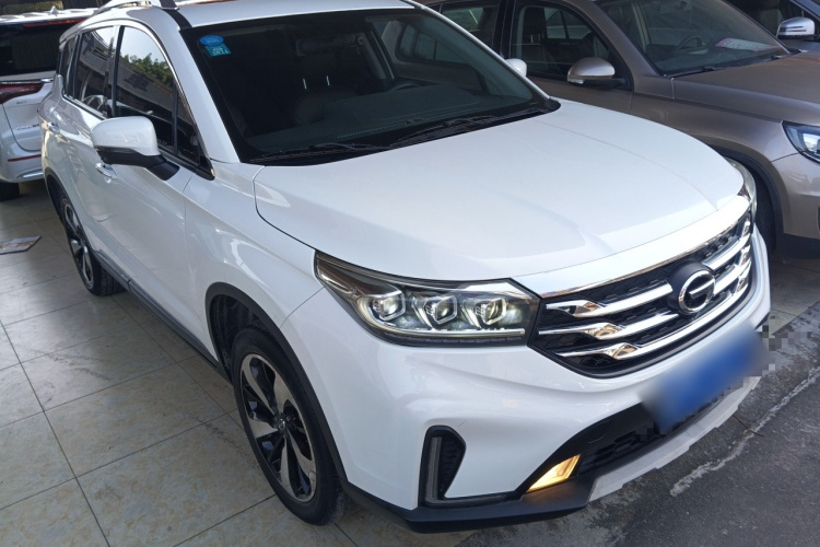 广汽传祺 传祺GS4 2018款 235T 自动两驱豪华智联百万纪念版车身外观3