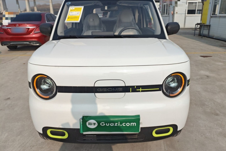 吉利银河 熊猫 2025款 210km 元气熊车身外观2