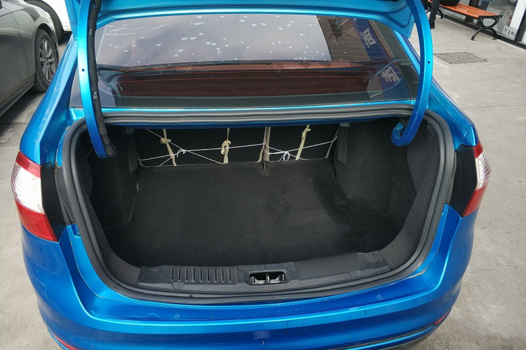 福特 嘉年华 2013款 三厢 1.5L 手动时尚型局部细节23