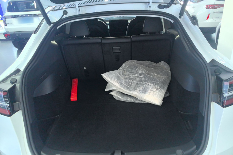 特斯拉 Model Y 2024款 后轮驱动版机舱底盘23