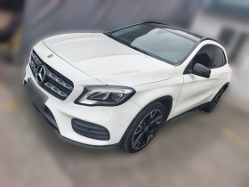 奔驰GLA 2018款 GLA 220 4MATIC 运动型