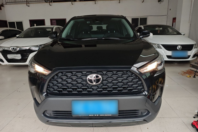 丰田 卡罗拉锐放 2023款 2.0L 精英版车身外观2