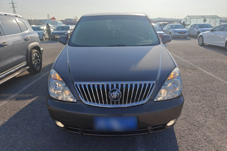 别克GL8 2014款 2.4L 经典版车身外观2