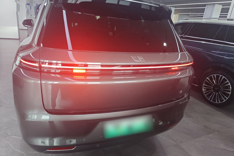 理想汽车 理想L8 2023款 Air车身外观6